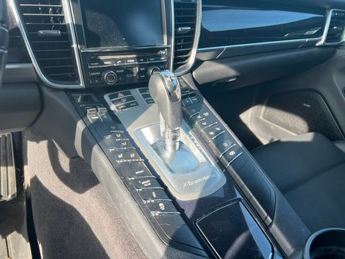 Used 2016 Porsche Panamera 4 Edition image 9