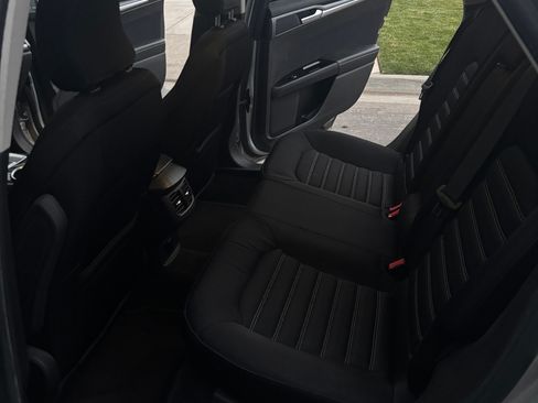 Used 2015 Ford Fusion SE image 13