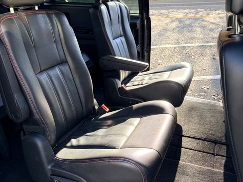 Used 2018 Dodge Grand Caravan GT image 15