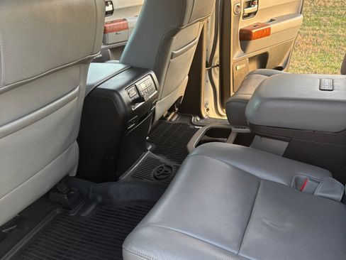 Used 2019 Toyota Sequoia Platinum image 13