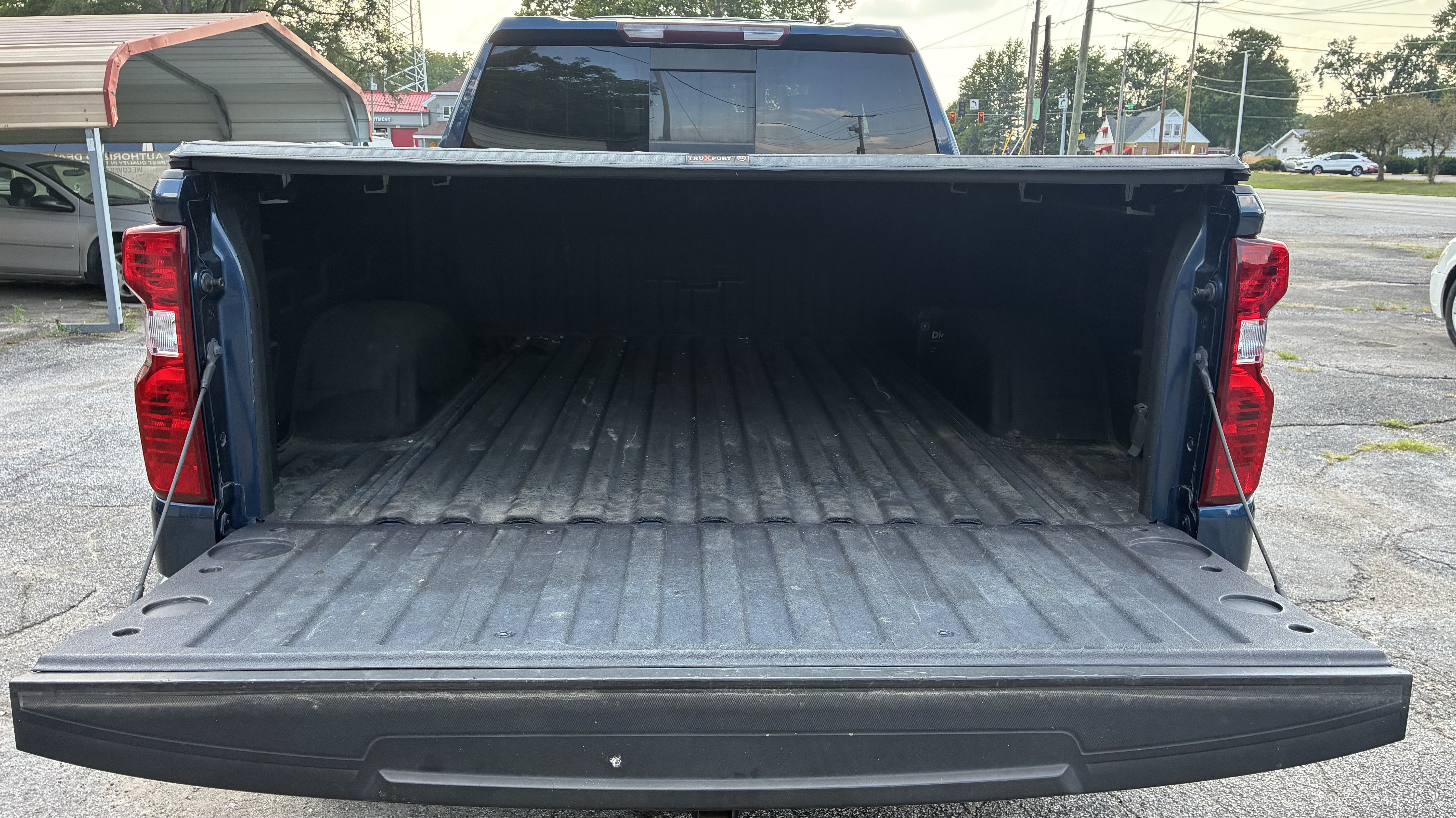Used 2019 Chevrolet Silverado 1500 LT w/ All-Star Edition AWD/4WD image 5