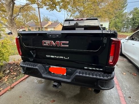 Used 2023 GMC Sierra 2500 Denali w/ Denali Ultimate Package image 4