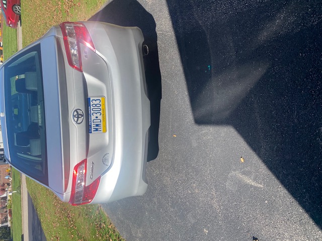 Used 2014 Toyota Camry SE w/ Moonroof Package FWD image 5