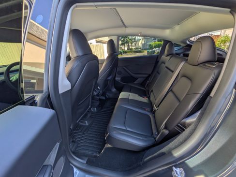 Used 2023 Tesla Model Y Long Range image 12