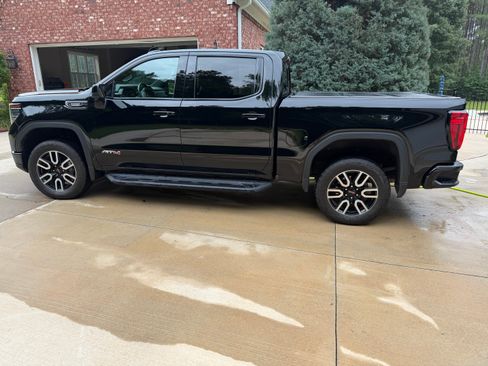 Used 2024 GMC Sierra 1500 AT4 w/ Technology Package AWD/4WD image 1