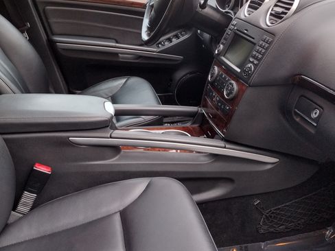 Used 2011 Mercedes-Benz GL 320 BlueTEC 4MATIC w/ Premium 2 Pkg image 11