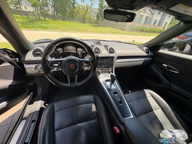 Used 2018 Porsche 718 Boxster RWD image 10