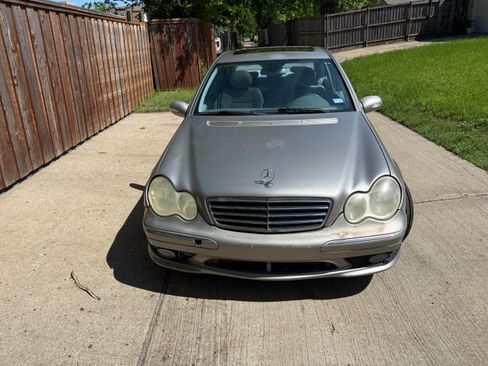Used 2005 Mercedes-Benz C 230 Sedan image 5