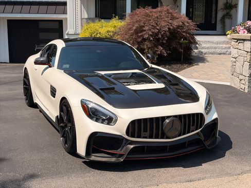Used 2016 Mercedes-Benz AMG GT S image 1