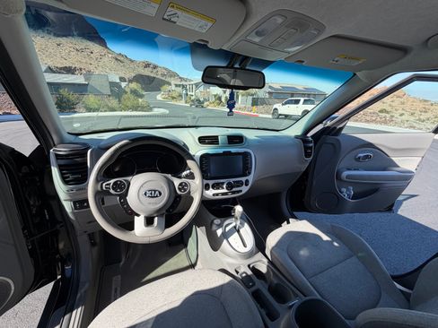 Used 2019 Kia Soul EV image 9