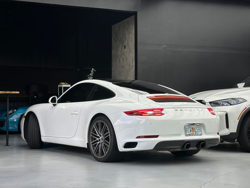 Used 2018 Porsche 911 Carrera image 2