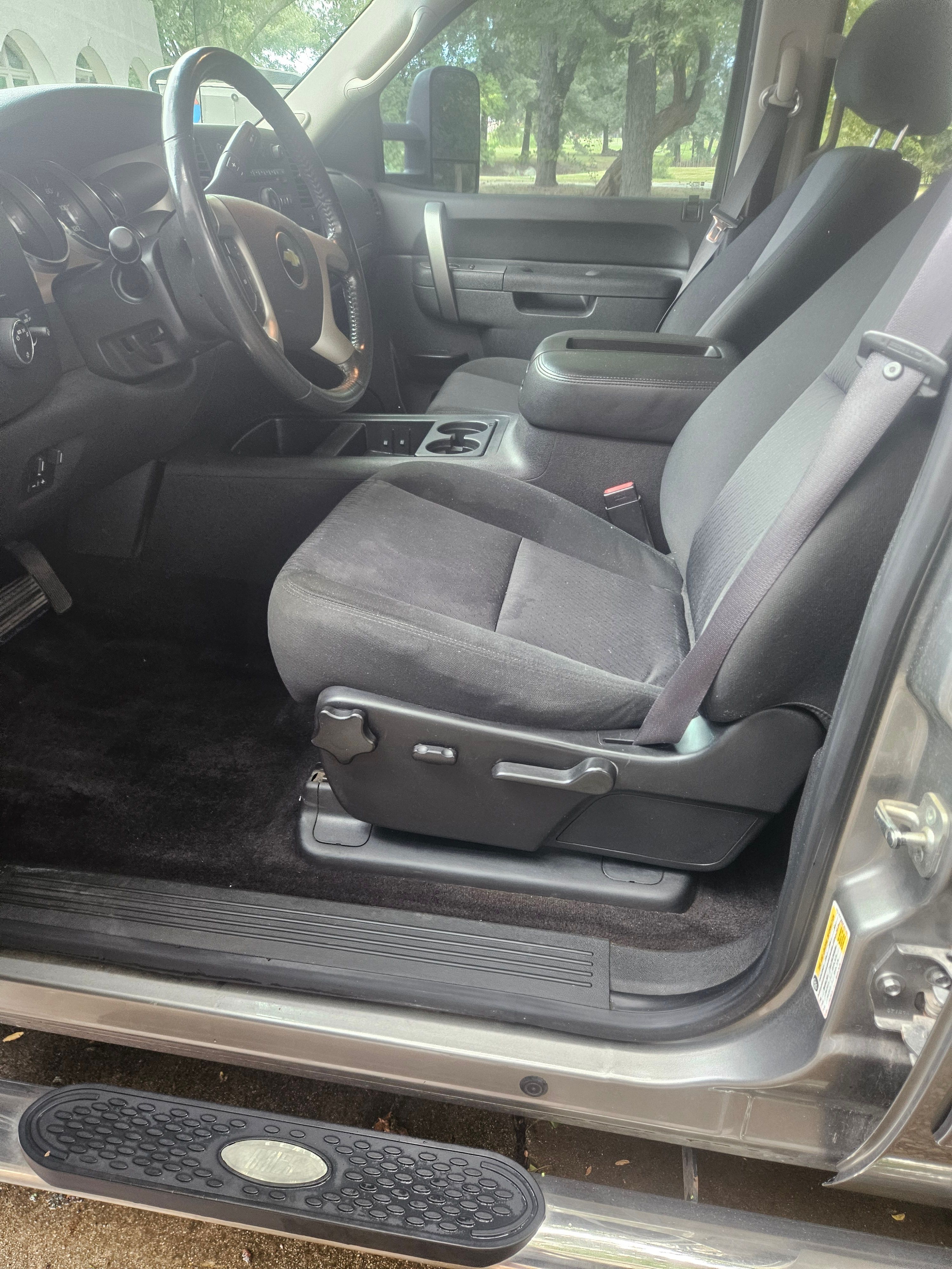 Used 2012 Chevrolet Silverado 2500 LT w/ Suspension Package, Off-Road AWD/4WD image 11