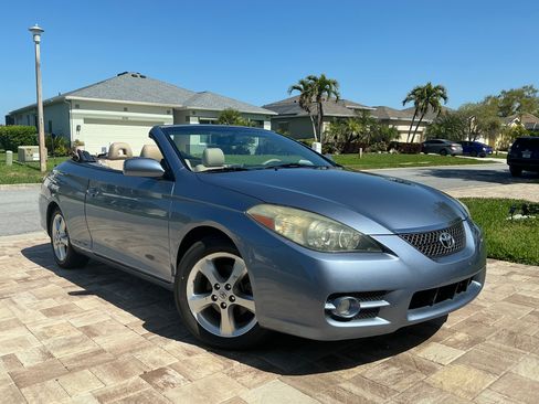 Used 2007 Toyota Solara SLE image 2