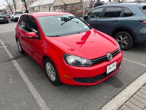 Used 2012 Volkswagen Golf 2-Door image 4