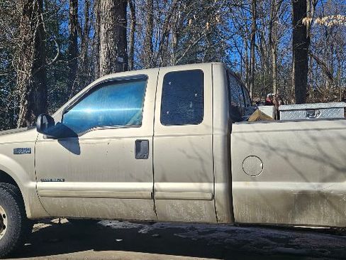 Used 2001 Ford F350 4x4 SuperCab Super Duty image 4