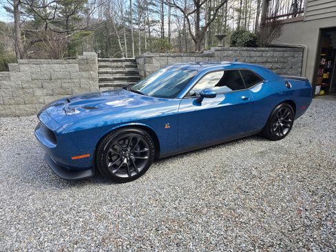 Used 2021 Dodge Challenger R/T Scat Pack image 4