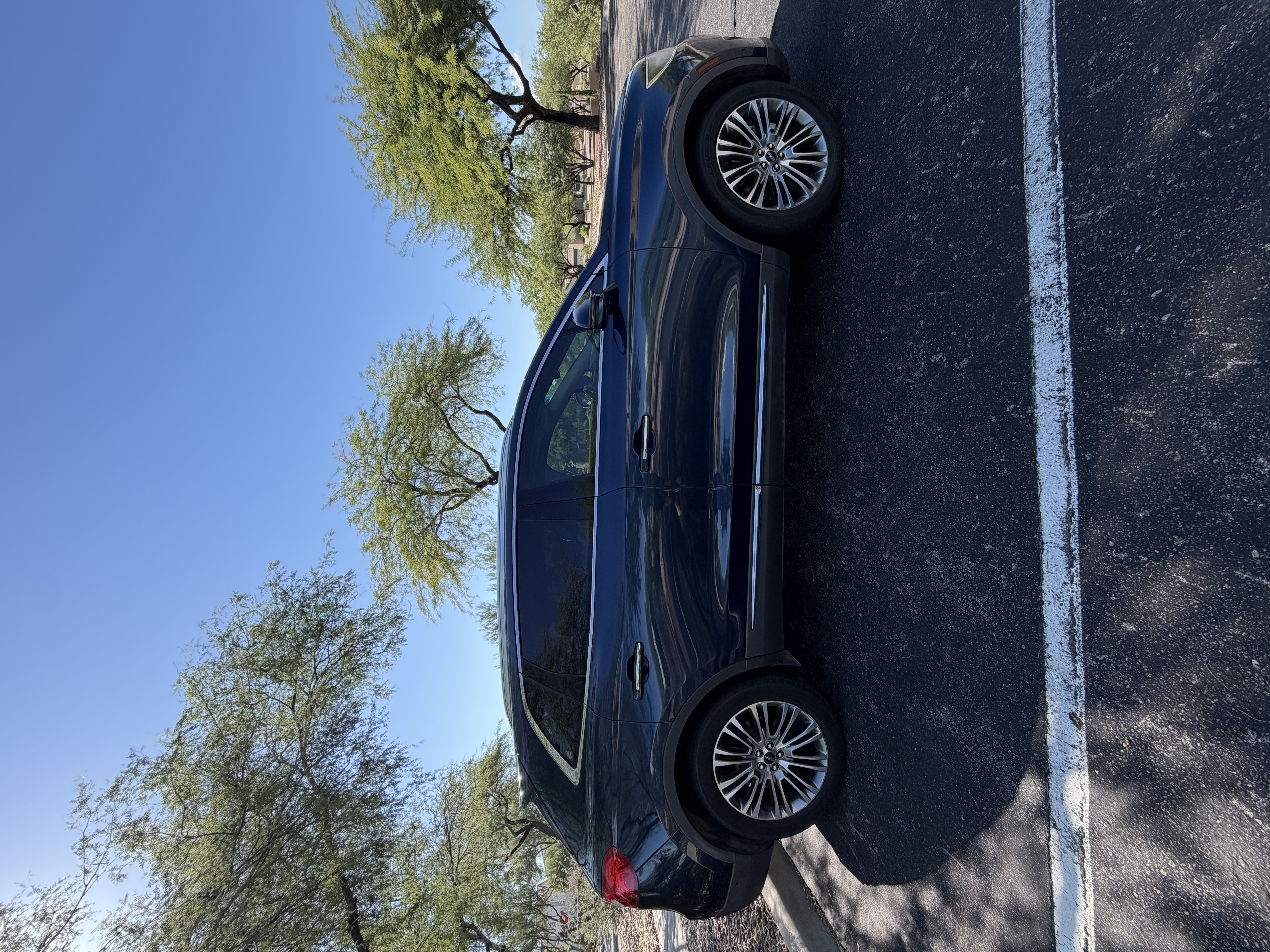Used 2017 Lincoln MKX Reserve FWD image 8