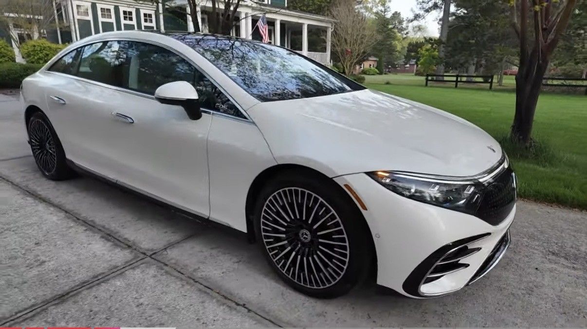 Used 2022 Mercedes-Benz EQS 580 4MATIC Sedan image 1