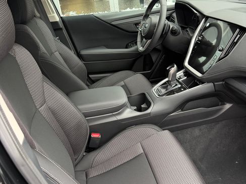 Used 2025 Subaru Outback Premium w/ Popular Package #1A image 4