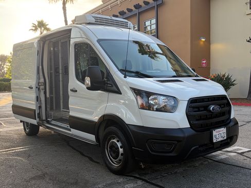 Used 2020 Ford Transit 250 Medium Roof RWD image 4