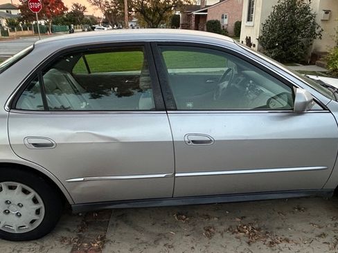 Used 2001 Honda Accord LX image 4