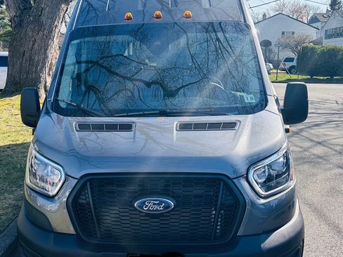 Used 2024 Ford Transit 350 XL image 4