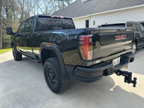 Used 2025 GMC Sierra 2500 AT4X w/ AT4X AEV Edition image 6