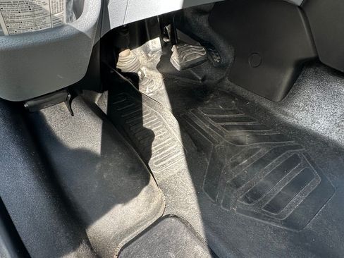 Used 2015 Ford Transit 250 148 Medium Roof image 12