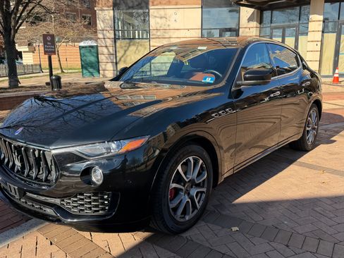 Used 2020 Maserati Levante image 19