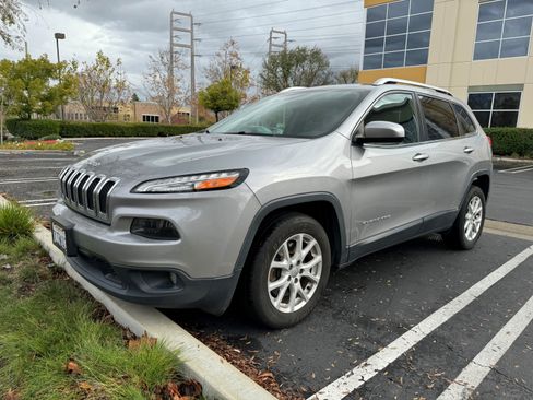 Used 2015 Jeep Cherokee Latitude image 1