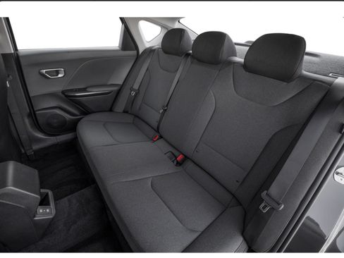 Used 2025 Kia K4 image 2