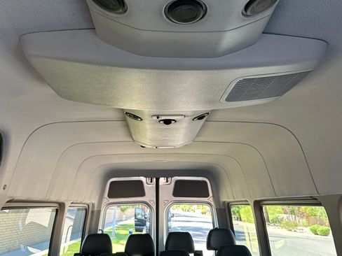 Used 2016 Mercedes-Benz Sprinter 2500 image 19