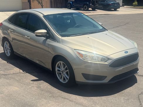 Used 2015 Ford Focus SE FWD image 8