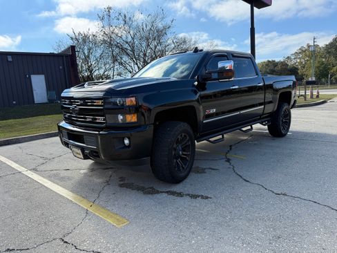 Used 2018 Chevrolet Silverado 2500 LTZ w/ Duramax Plus Package image 2
