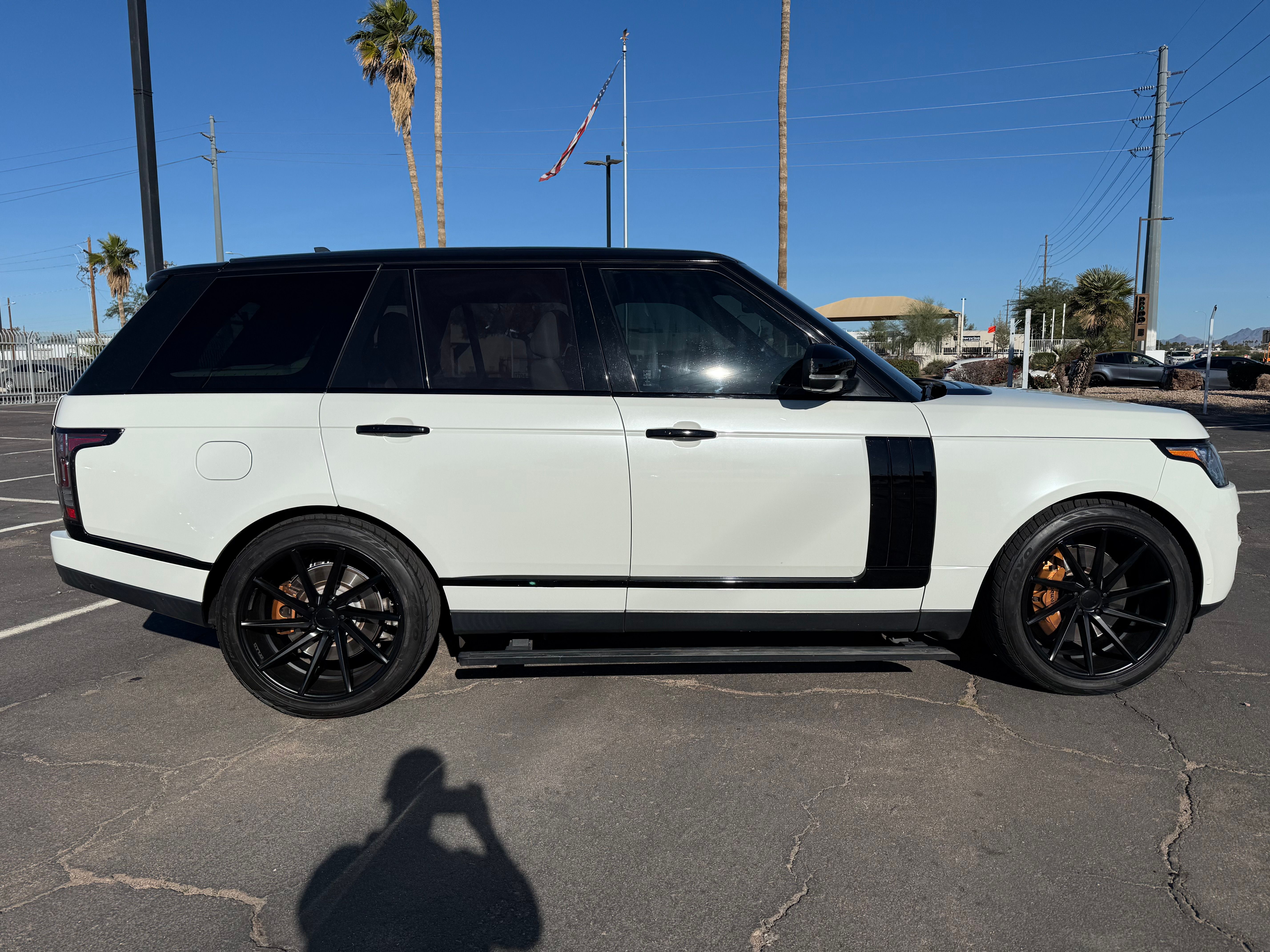 Used 2016 Land Rover Range Rover Supercharged AWD/4WD image 2