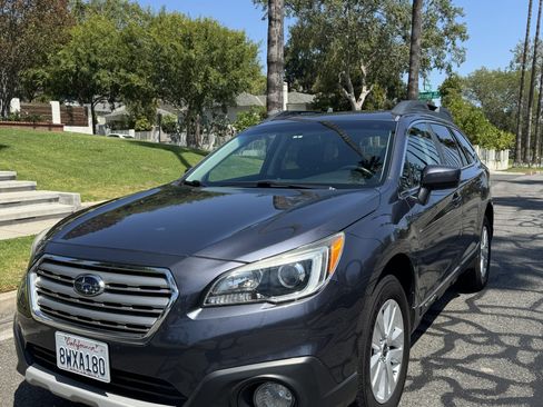 Used 2015 Subaru Outback 2.5i Premium AWD/4WD image 2