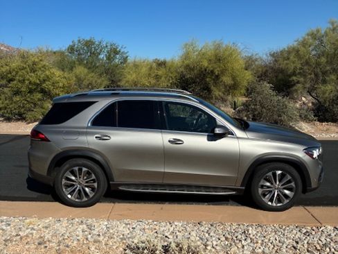 Used 2020 Mercedes-Benz GLE 350 4MATIC image 2
