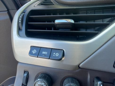 Used 2015 GMC Yukon Denali w/ Premium Package image 13