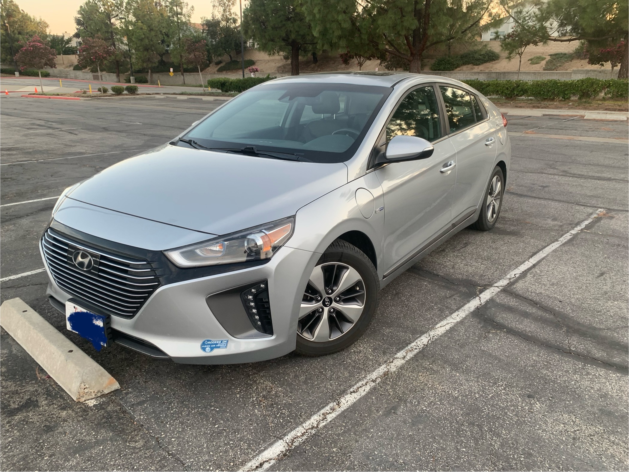 Used 2019 Hyundai Ioniq Limited w/ Ultimate Package 02 FWD image 1