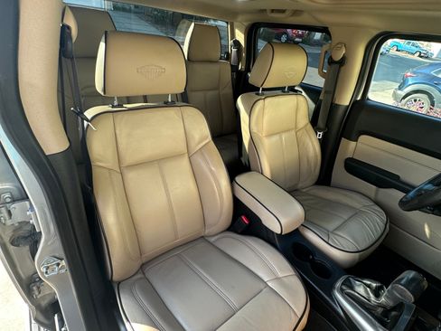 Used 2009 HUMMER H3T Alpha image 27