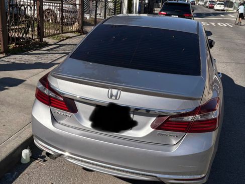 Used 2016 Honda Accord Sport image 4