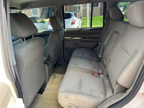 Used 2006 Jeep Commander 4WD image 15