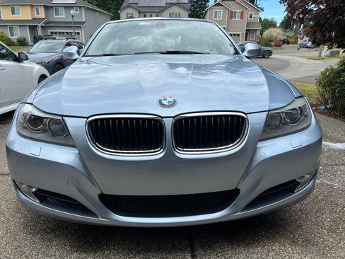 Used 2010 BMW 328i xDrive Sedan AWD/4WD image 1