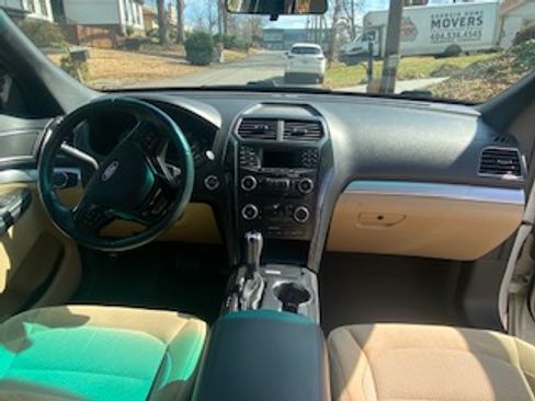 Used 2016 Ford Explorer XLT image 6