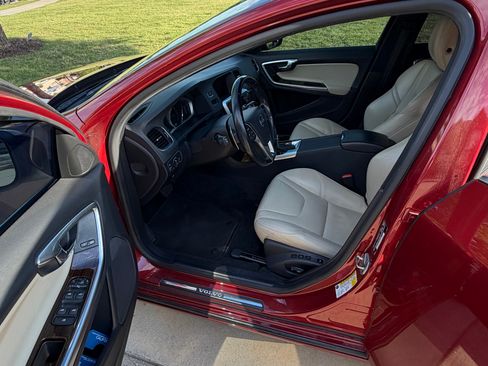 Used 2015 Volvo S60 T6 Premier Plus image 8