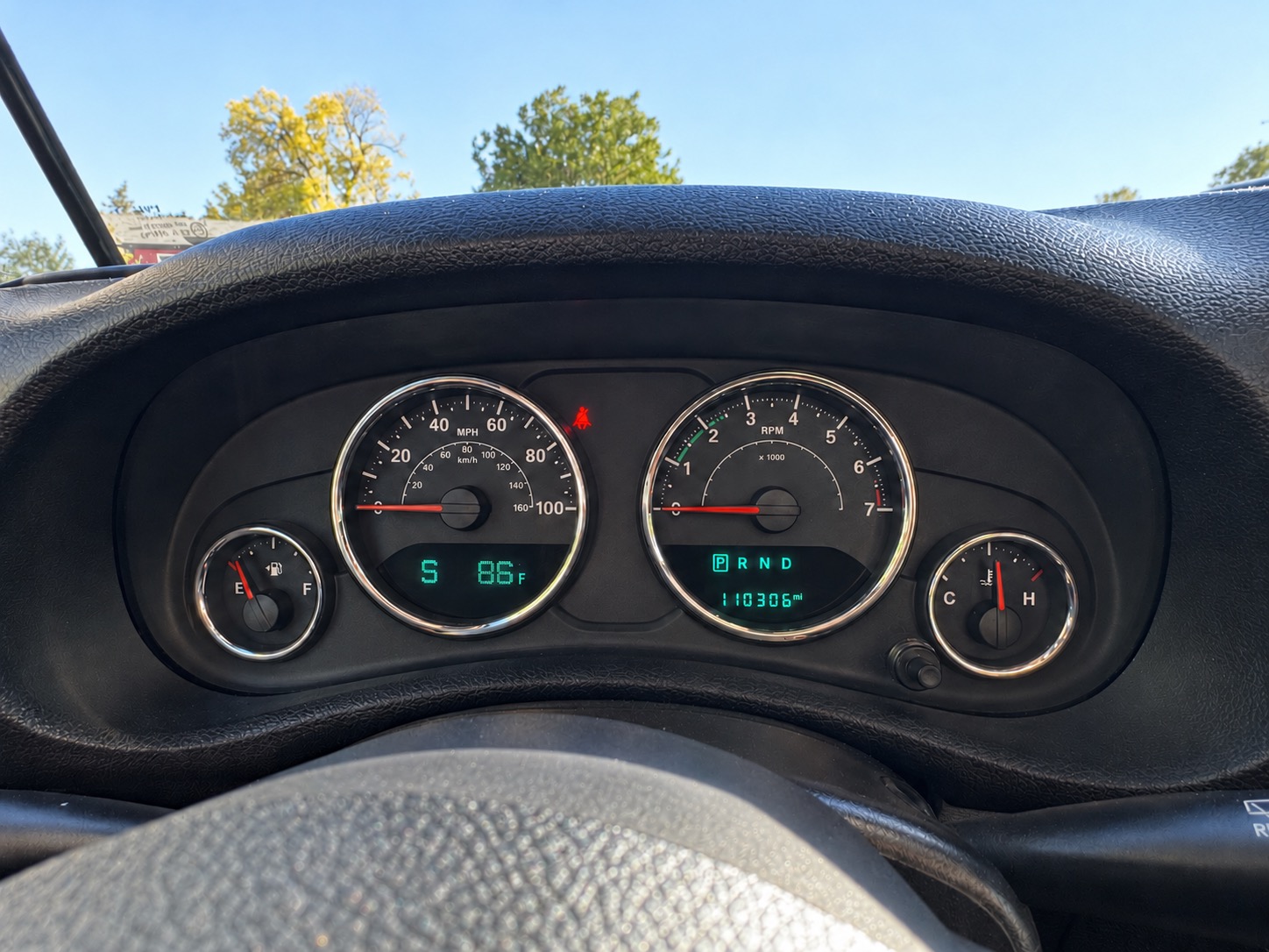 Used 2015 Jeep Wrangler Unlimited Sahara AWD/4WD image 15