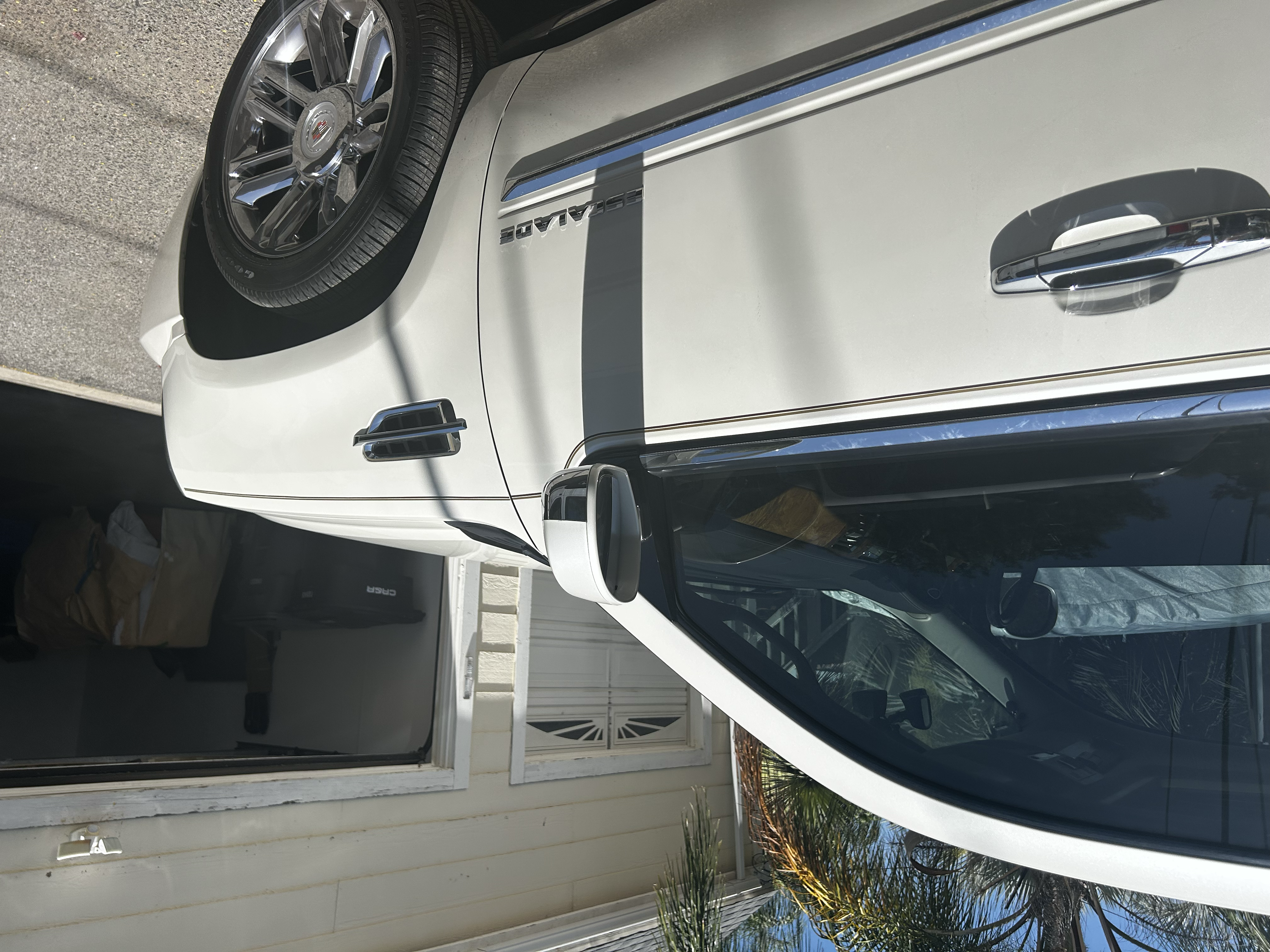 Used 2014 Cadillac Escalade Platinum RWD image 15