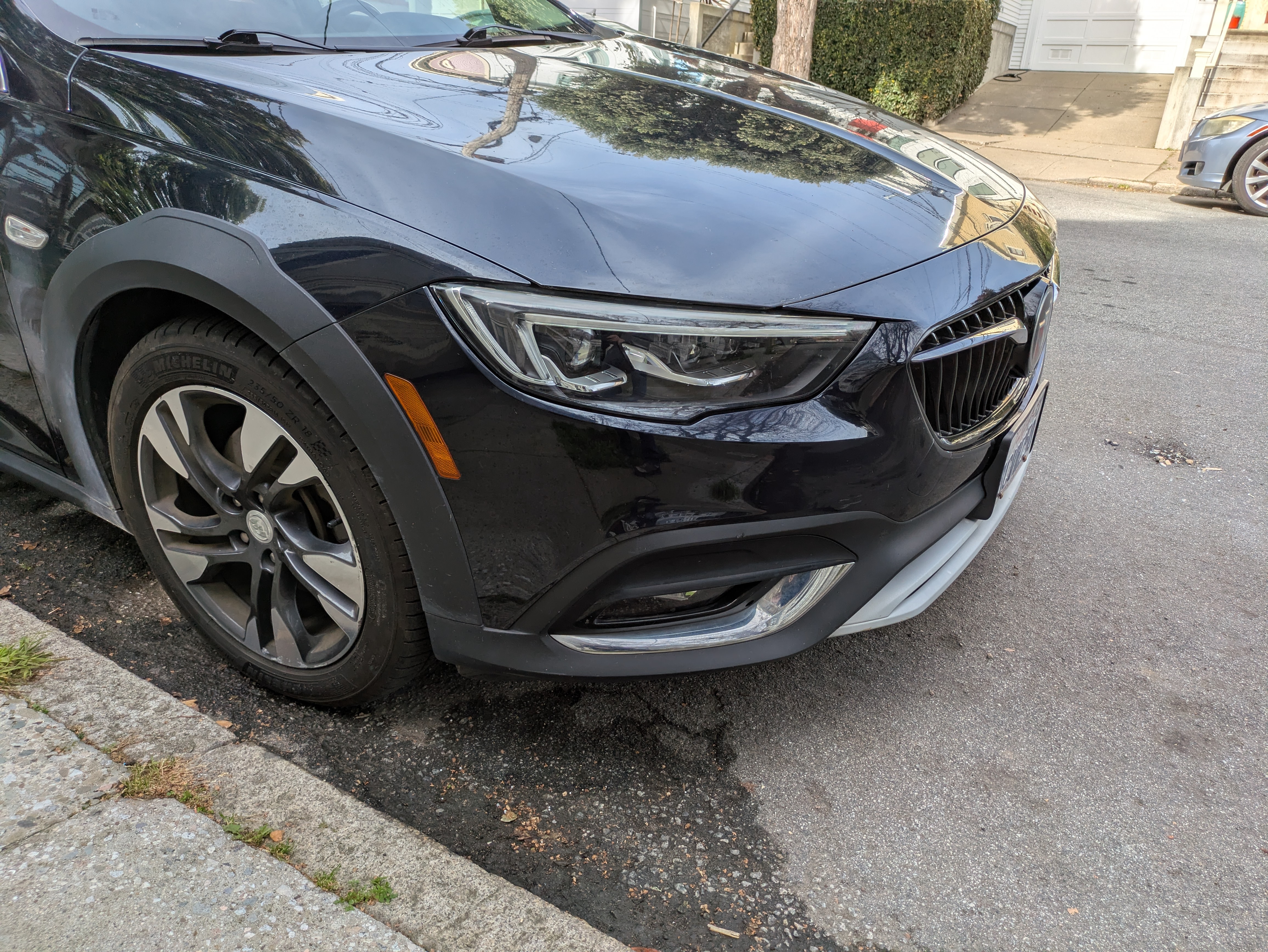 Used 2018 Buick Regal Essence w/ Driver Confidence Package #1 AWD/4WD image 12