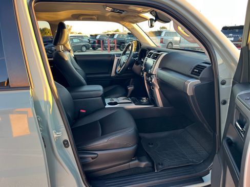 Used 2022 Toyota 4Runner TRD Sport w/ Technology Package image 10