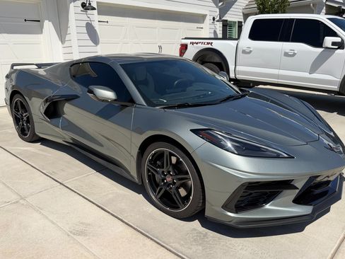 Used 2022 Chevrolet Corvette Stingray Preferred Cpe w/ Z51 Performance Package RWD image 2